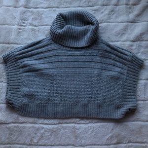 Cropped sweater, one size